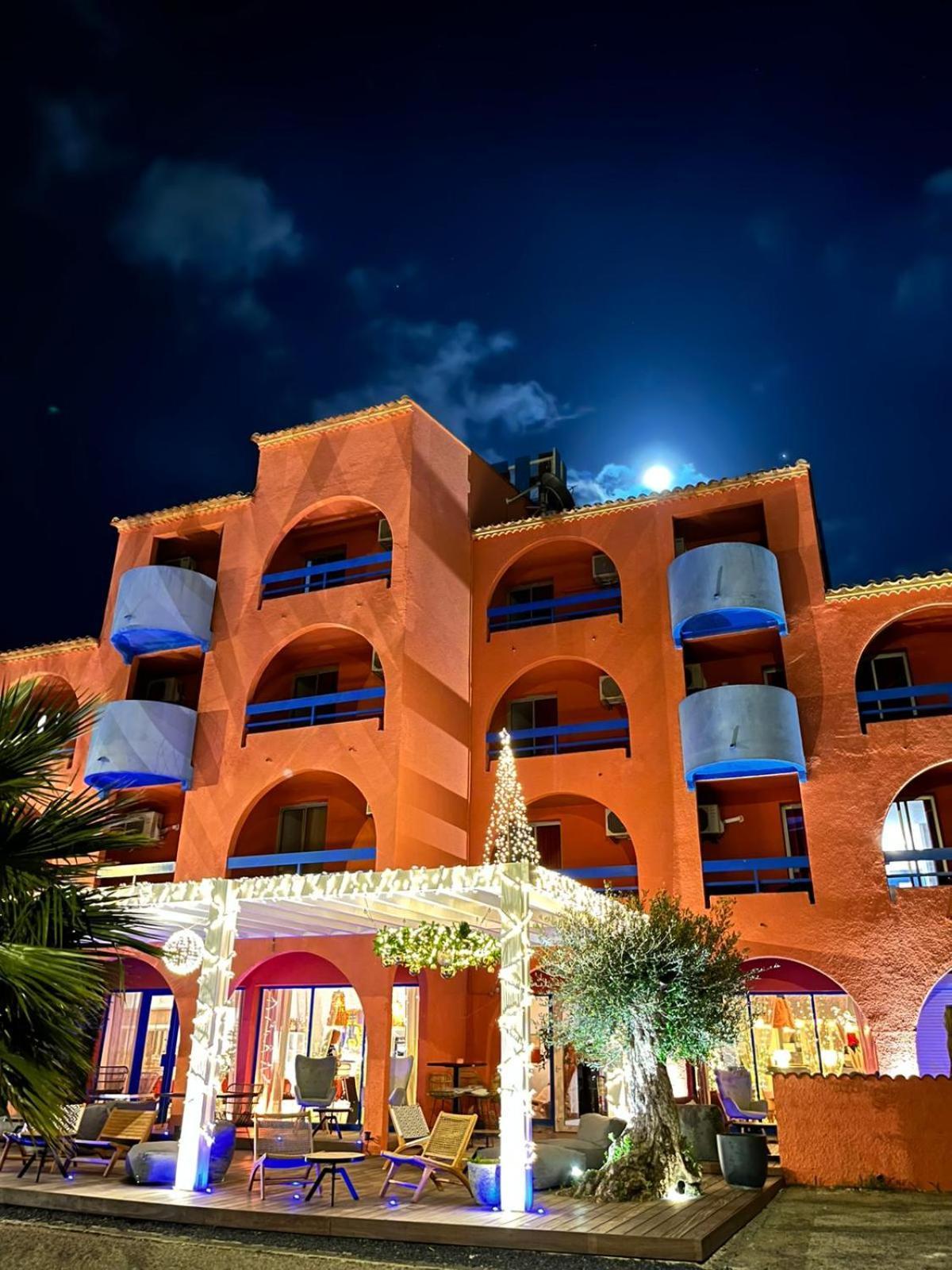 Cit'Hotel Des 2 Golfs Leucate Exterior photo